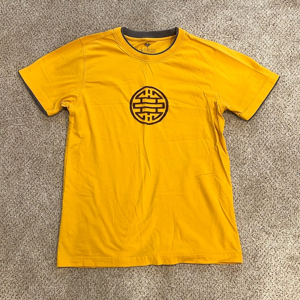 Yellow tshirt with embroidered design